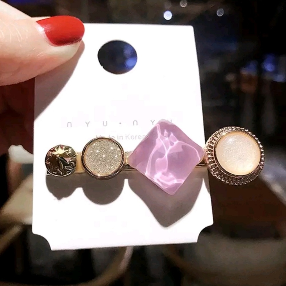 Vintage Look Krystal Hair Clips - Picture 2 of 4